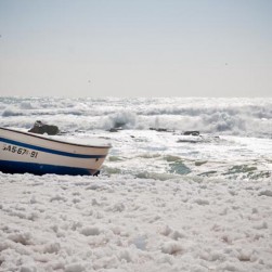 La-dama-blanca-cobrint-la-platja